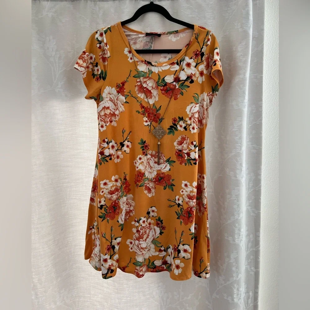Womens dress - Picture 1 of 2